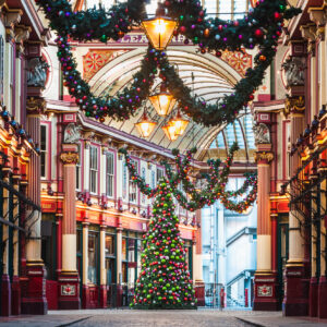 Ultimate Christmas Tour of London  - Top 50 Attractions (8 Hours)  - 16 Passengers